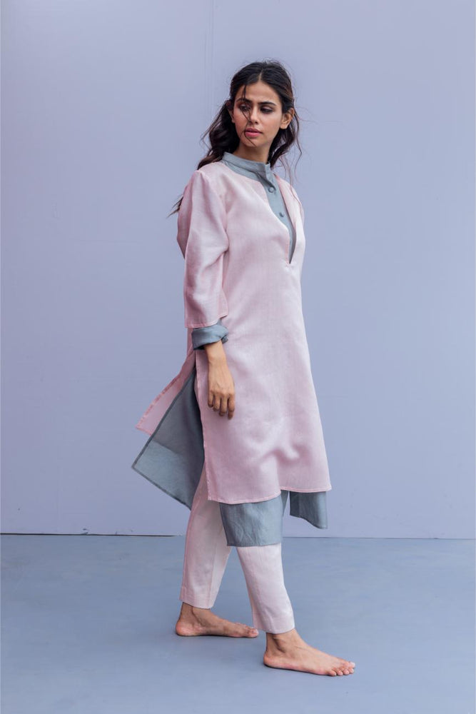 
                  
                    DAHLIA KURTA pink grey
                  
                