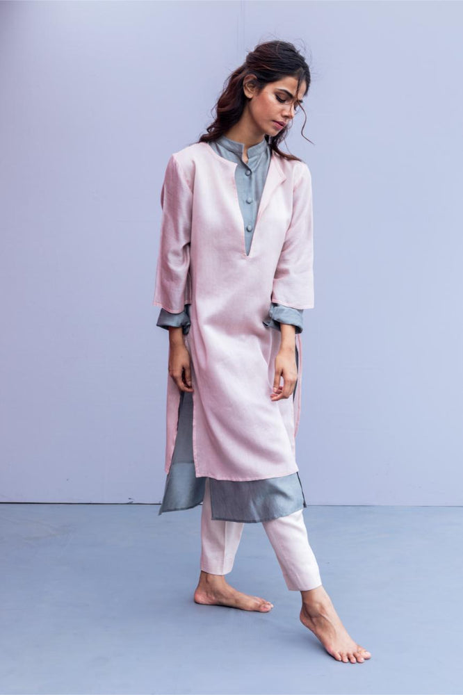 
                  
                    DAHLIA KURTA pink grey
                  
                