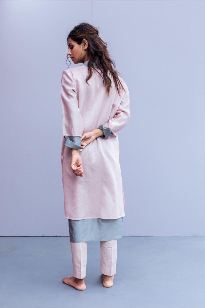 
                  
                    DAHLIA KURTA pink grey
                  
                