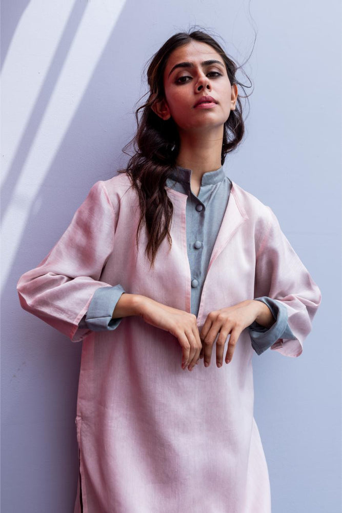 
                  
                    DAHLIA KURTA pink grey
                  
                