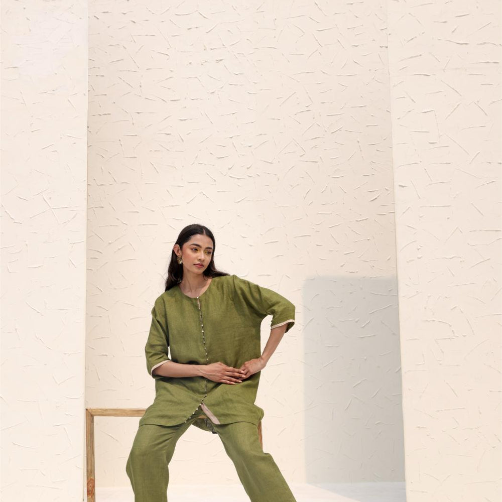 
                  
                    EVA TOP & PANT olive
                  
                