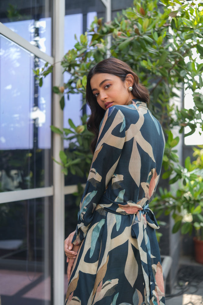 
                  
                    MUSLIN TIE DRESS floral
                  
                