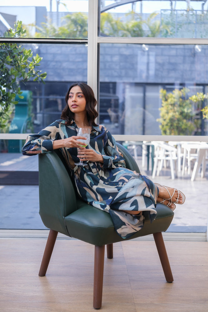 
                  
                    MUSLIN TIE DRESS floral
                  
                