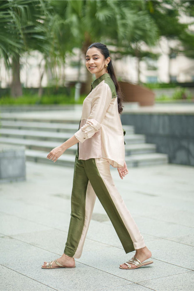 
                  
                    JASMINE SHIRT & PANT olive cream beige
                  
                