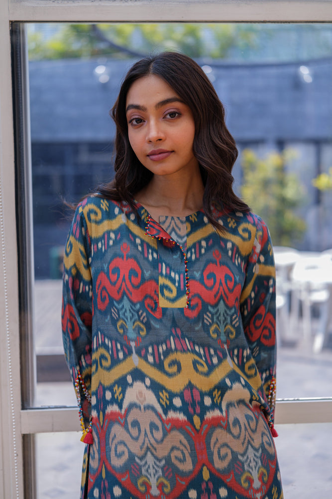 
                  
                    IKAT KURTA & PANT multi blue
                  
                