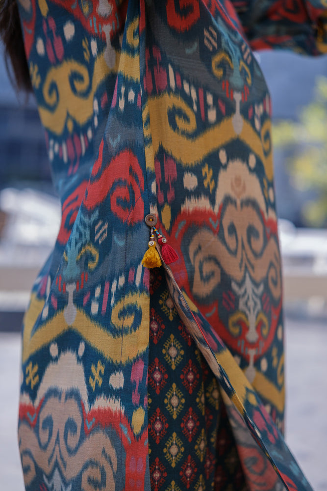 
                  
                    IKAT KURTA & PANT multi blue
                  
                