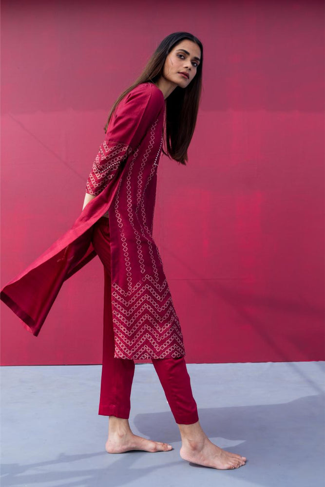 
                  
                    ROBYN KURTA maroon
                  
                