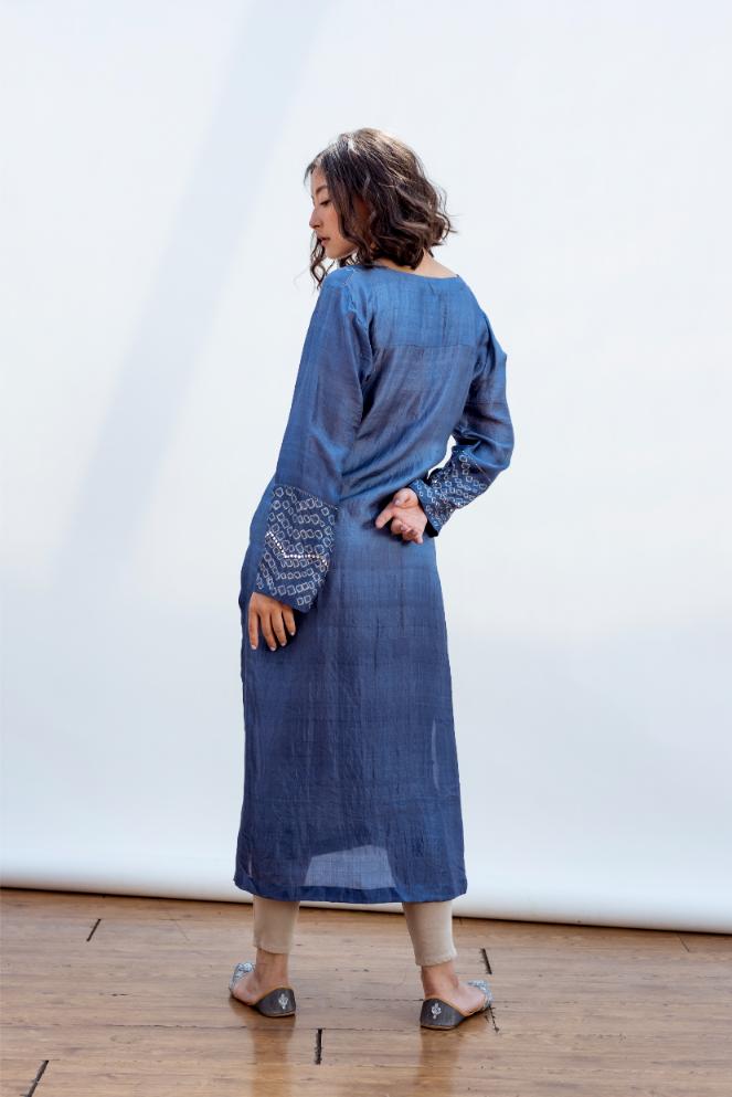 
                  
                    ROBYN KURTA sapphire
                  
                