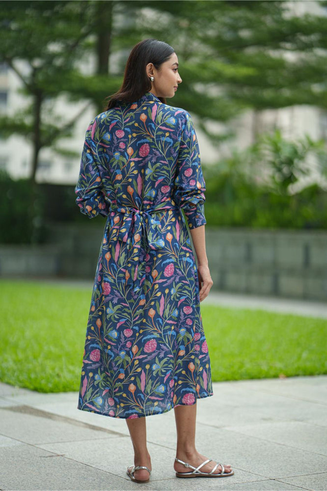 
                  
                    MUSLIN TIE DRESS blue jaal
                  
                