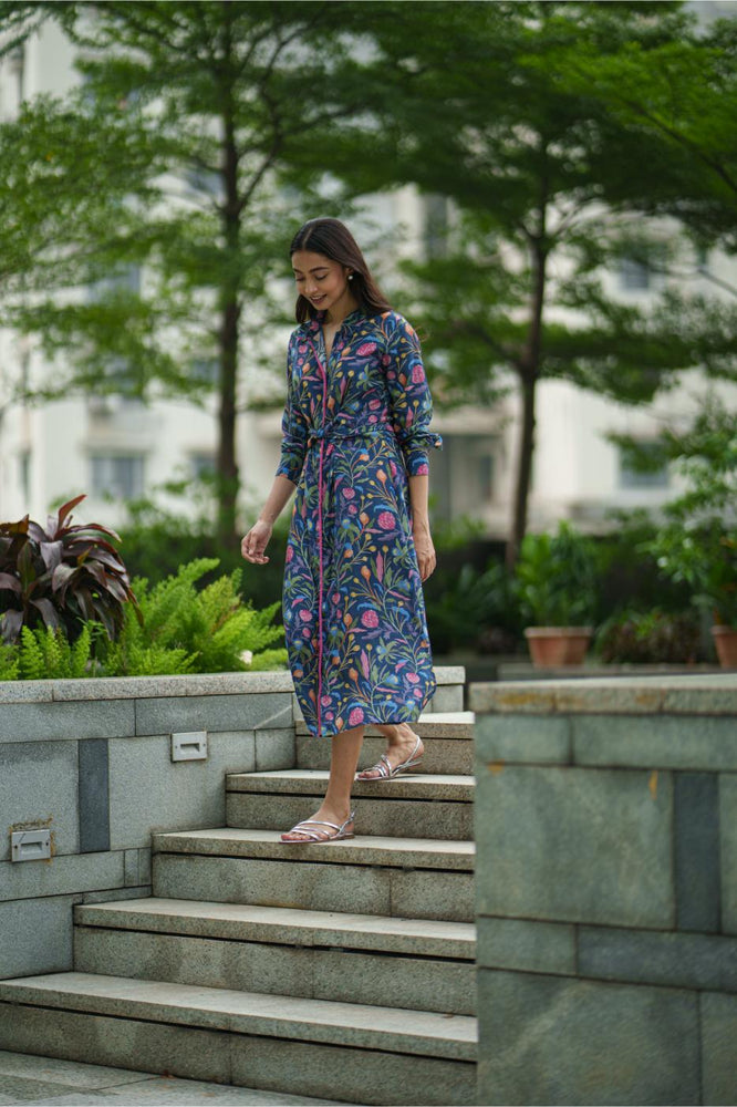 
                  
                    MUSLIN TIE DRESS blue jaal
                  
                