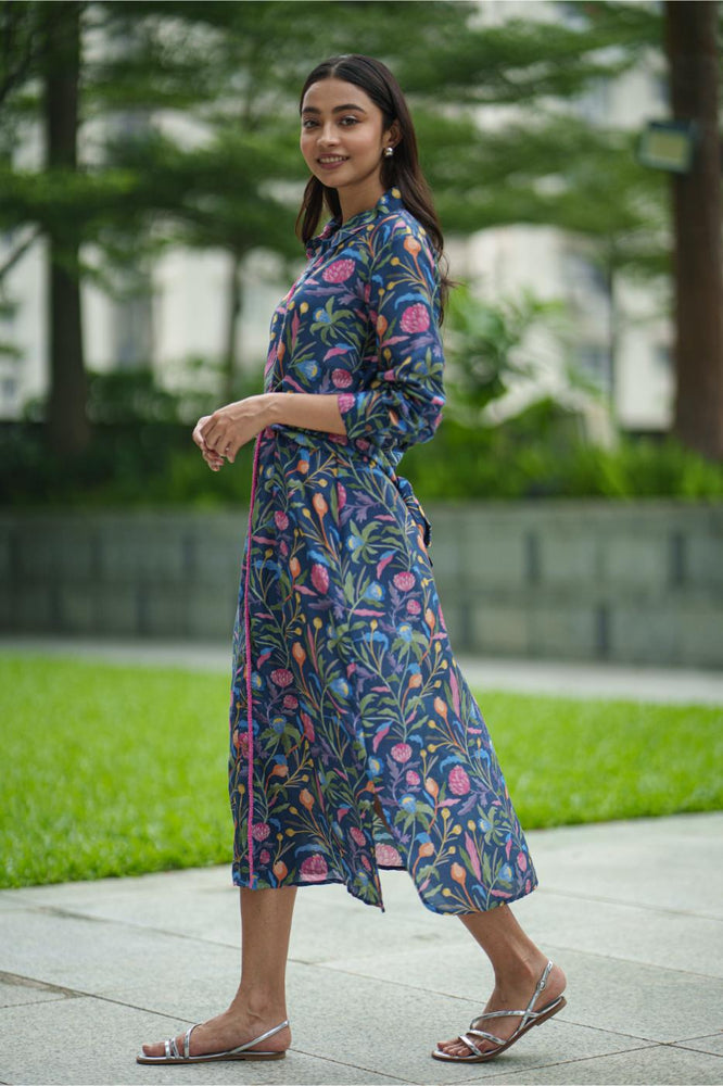 
                  
                    MUSLIN TIE DRESS blue jaal
                  
                