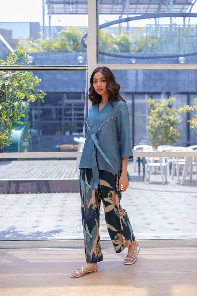 
                  
                    SILK TIE TOP & PANT cobalt
                  
                