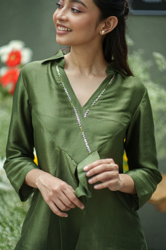 
                  
                    SILK TIE TOP & PANT olive cream jaal
                  
                