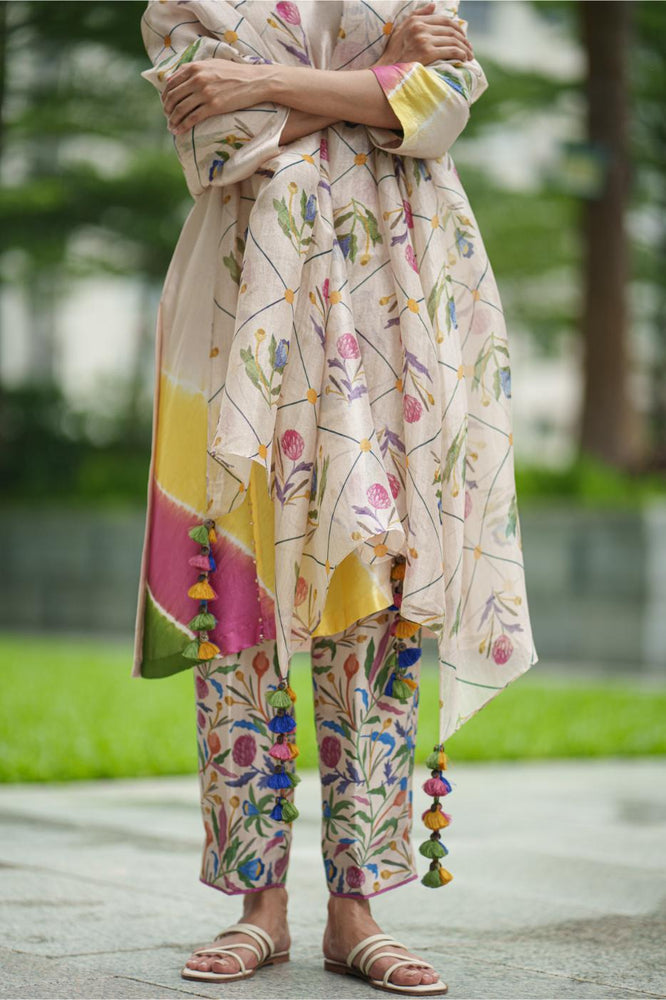 
                  
                    ORGANZA DUPATTA cream jaal
                  
                
