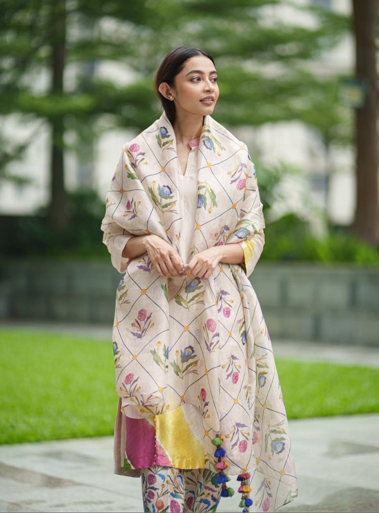 
                  
                    ORGANZA DUPATTA cream jaal
                  
                