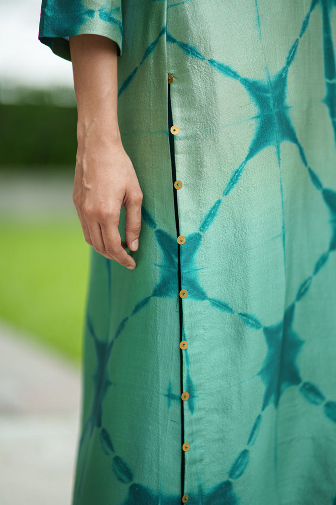 
                  
                    CLARA KURTA SET emerald
                  
                
