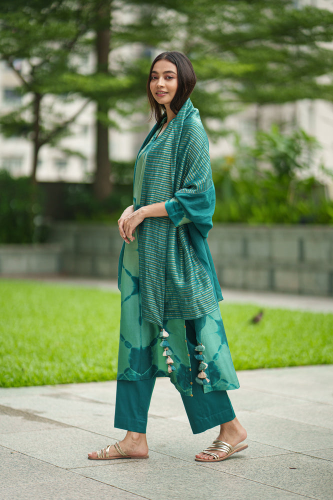 
                  
                    CLARA KURTA SET emerald
                  
                