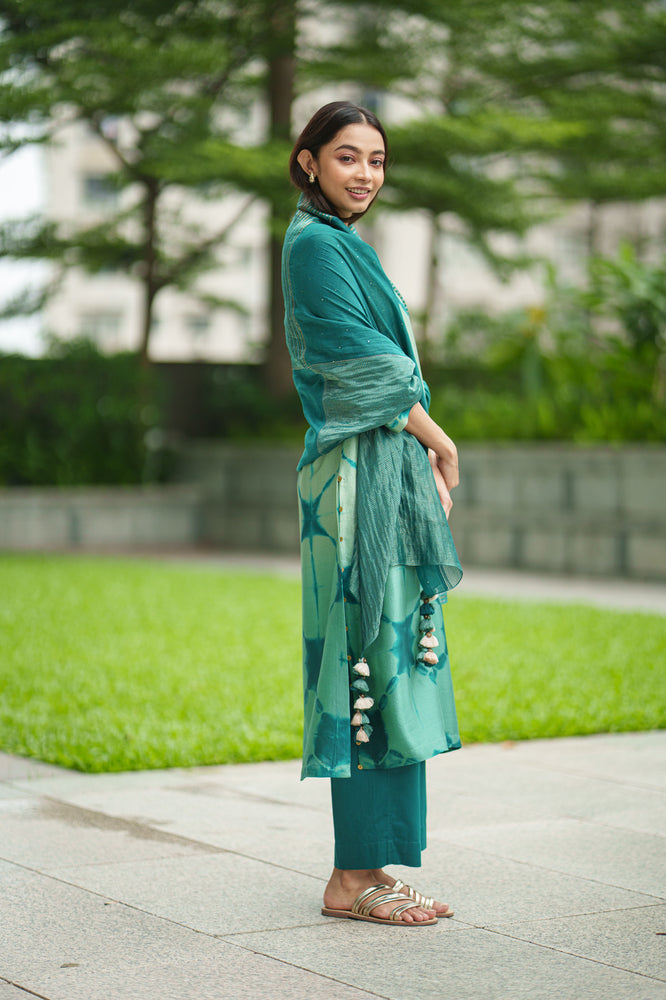 
                  
                    CLARA KURTA SET emerald
                  
                