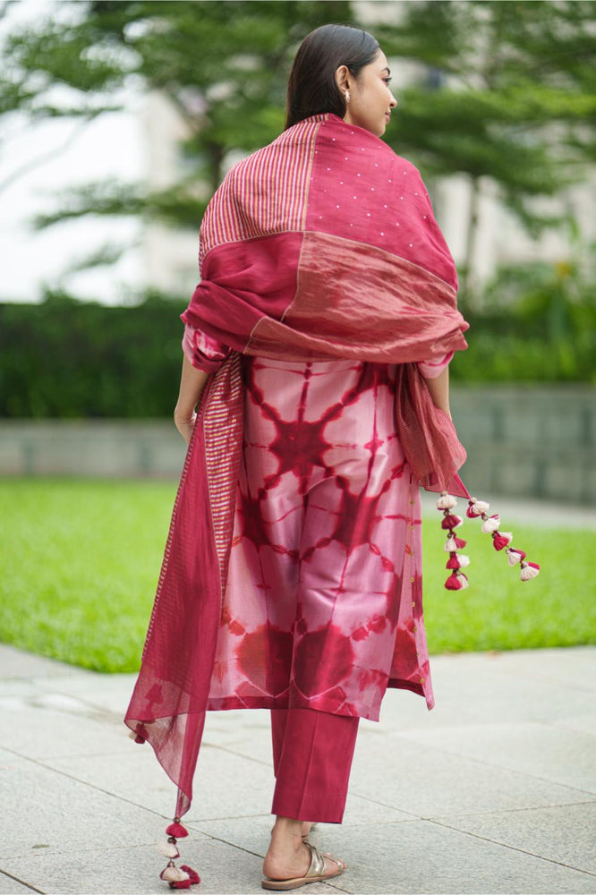 
                  
                    4 PANEL TISSUE DUPATTA wine
                  
                