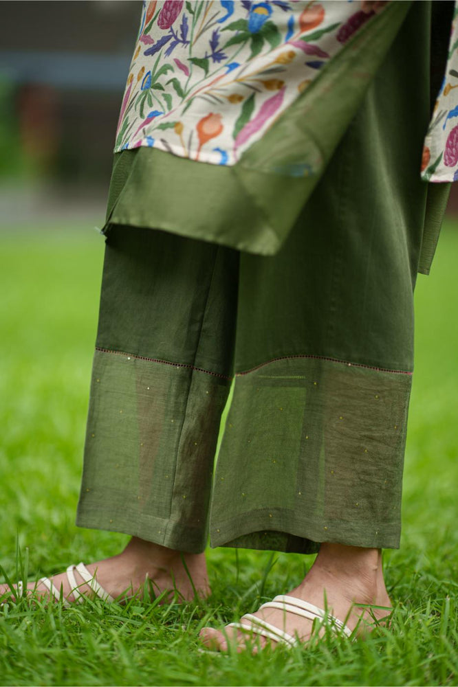 
                  
                    DAHLIA 2 LAYER KURTA cream jaal olive
                  
                