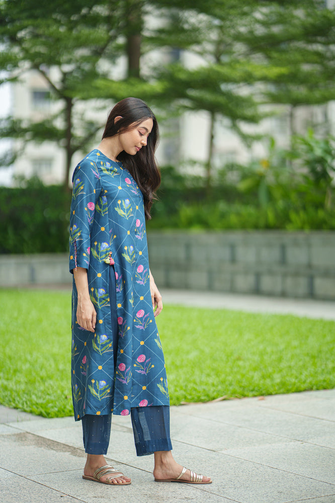 
                  
                    DAISY KURTA SET blue geo
                  
                