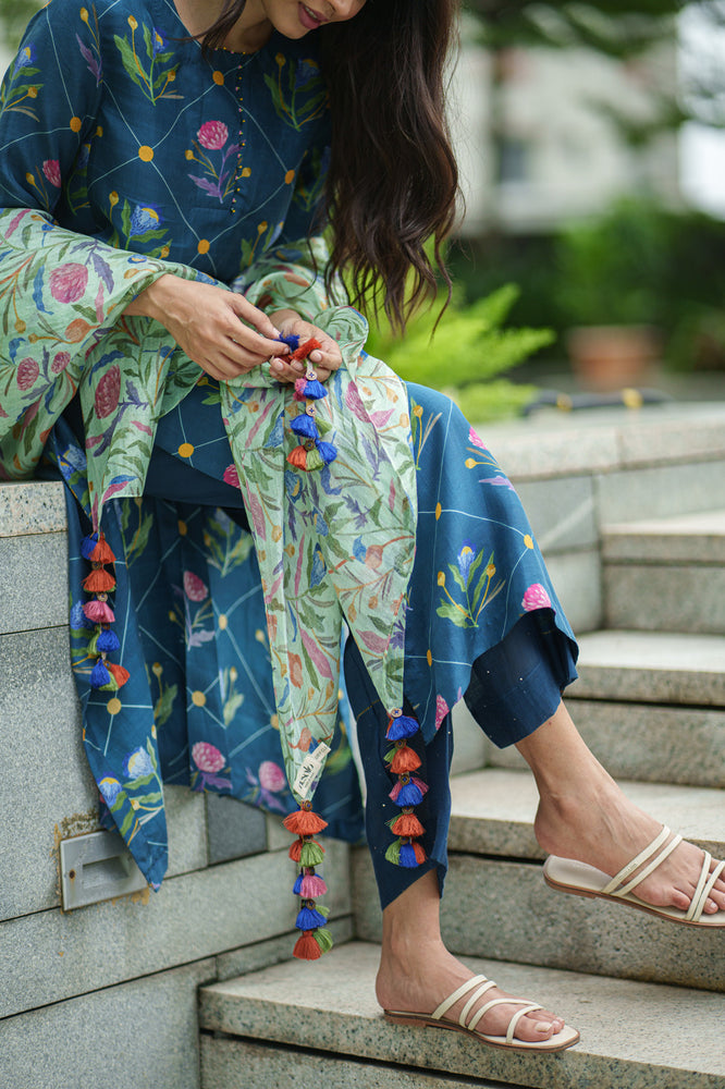 
                  
                    DAISY KURTA SET blue geo
                  
                