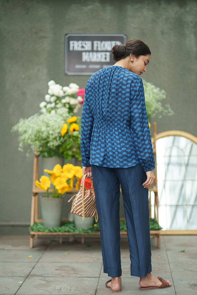 
                  
                    GATHER TOP & PANT blue wave
                  
                