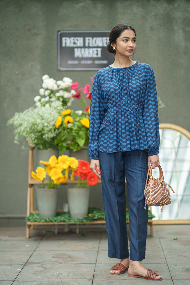 
                  
                    GATHER TOP & PANT blue wave
                  
                