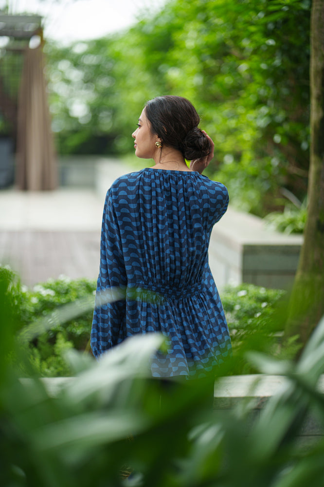 
                  
                    GATHER TOP & PANT blue wave
                  
                