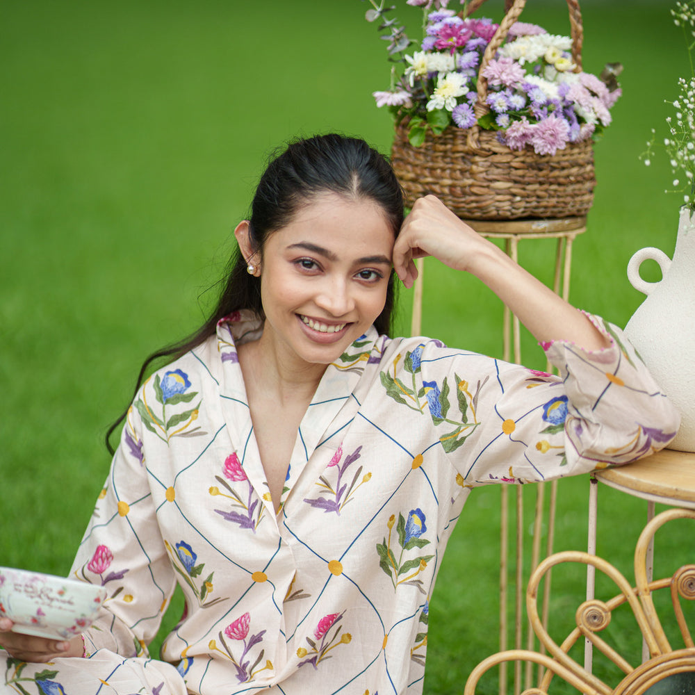 
                  
                    MOGRA DRESS cream geo
                  
                
