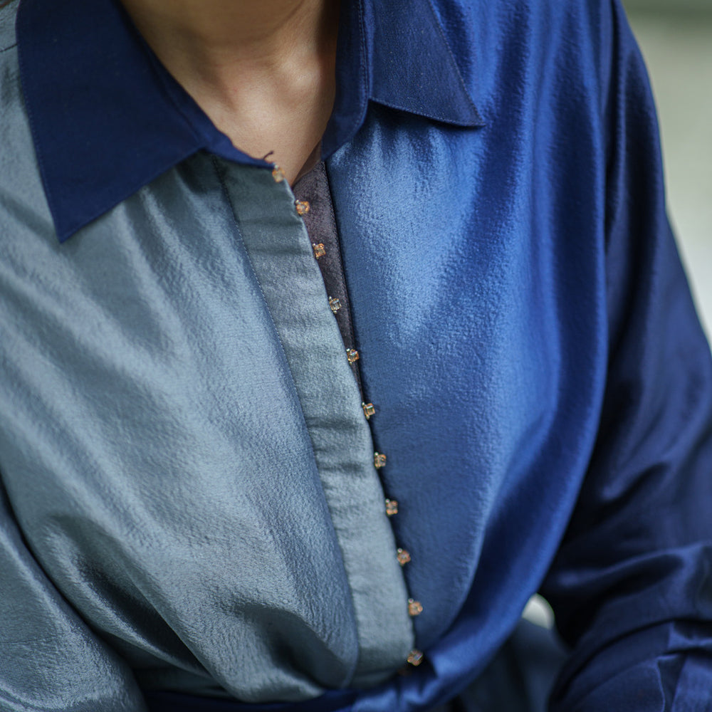 
                  
                    OL SILK TIE DRESS blue brown
                  
                