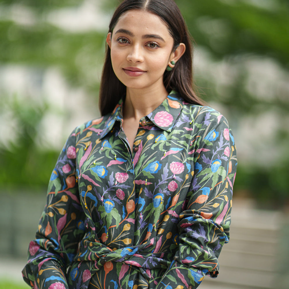 
                  
                    SILK TIE DRESS black jaal
                  
                