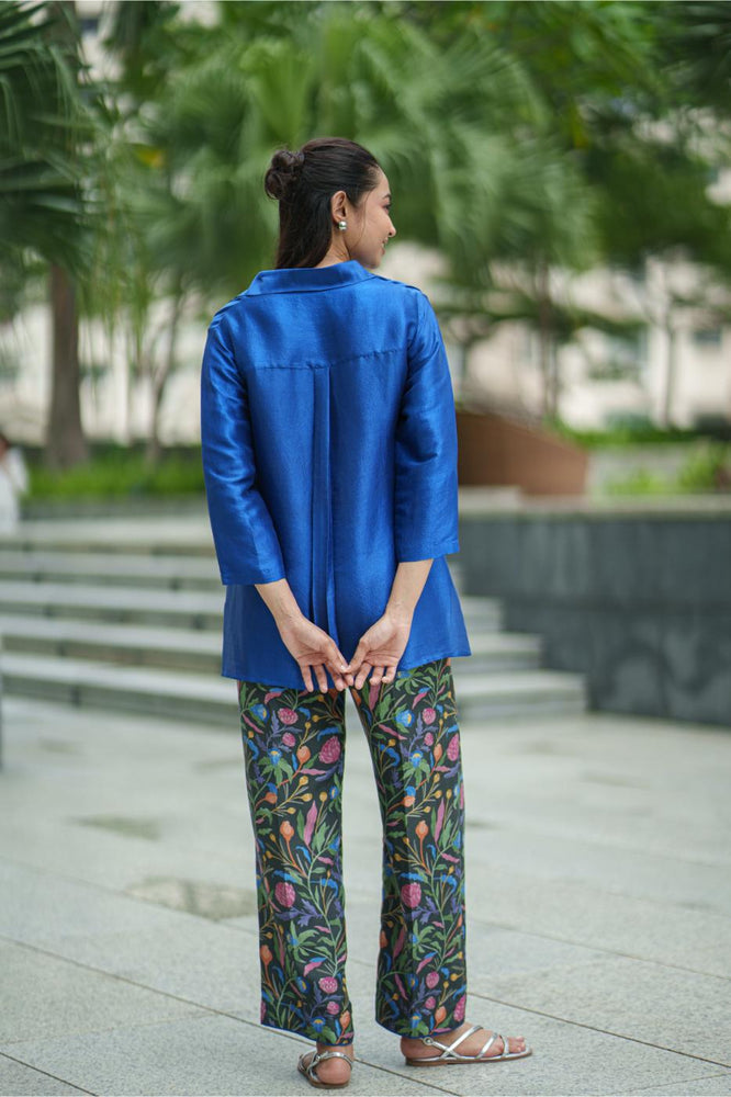 
                  
                    SILK TIE TOP & PANT electric blue black jaal
                  
                